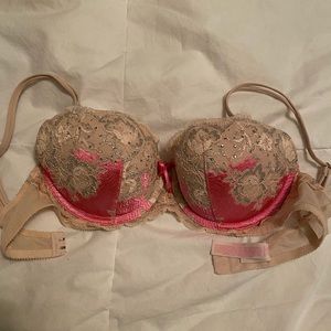 Victoria’s Secret very sexy bra